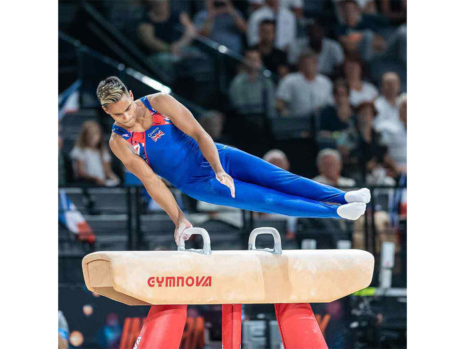 Pommel horse with leatherette body for competition