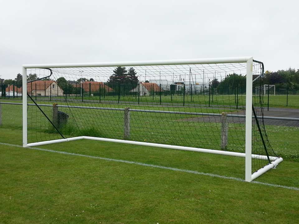 Junior freestanding football goal, in Ø90mm aluminium, dimension 5m x 2m