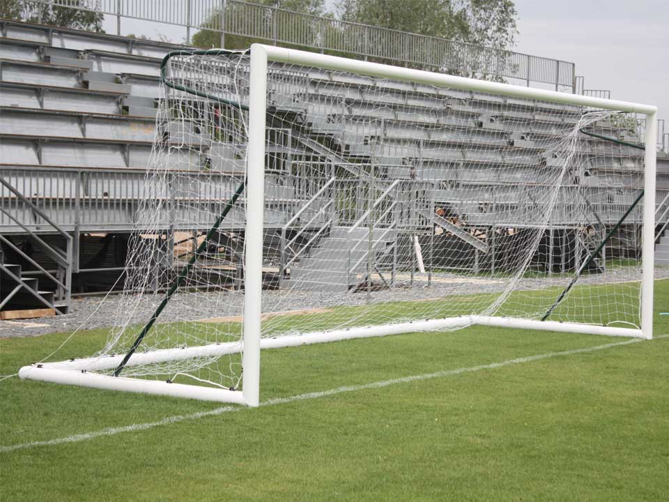 Junior freestanding football goal, in Ø90mm aluminium, dimension 5m x 2m